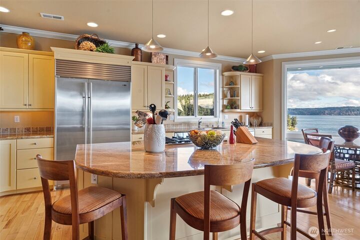 Property Photo:  7305  Soundview Drive 702  WA 98335 