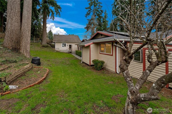 Property Photo:  8423  32nd Avenue SE  WA 98208 
