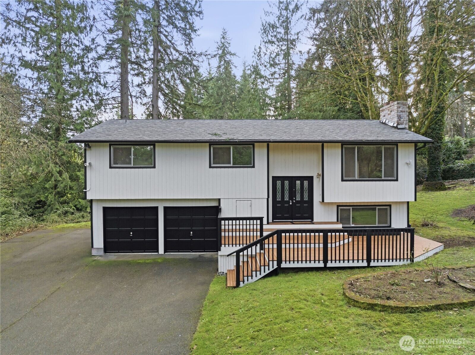 Property Photo: 14332 Cascadian Way WA 98208