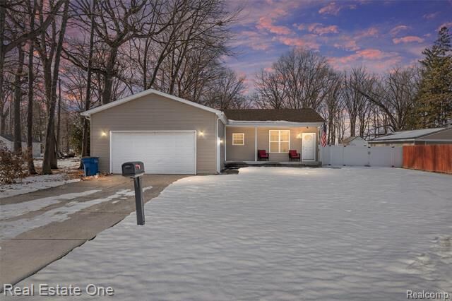 Property Photo: 27811 Gilbert Drive MI 48093