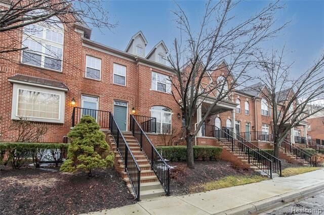 Property Photo: 39465 Springwater Drive MI 48168