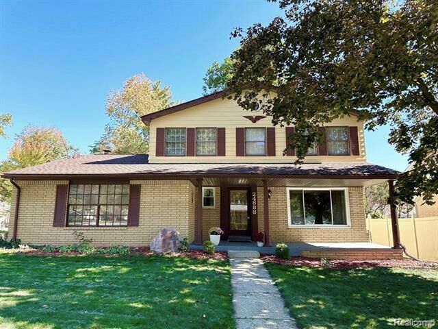 Property Photo:  24888 Apple Crest Drive  MI 48375 