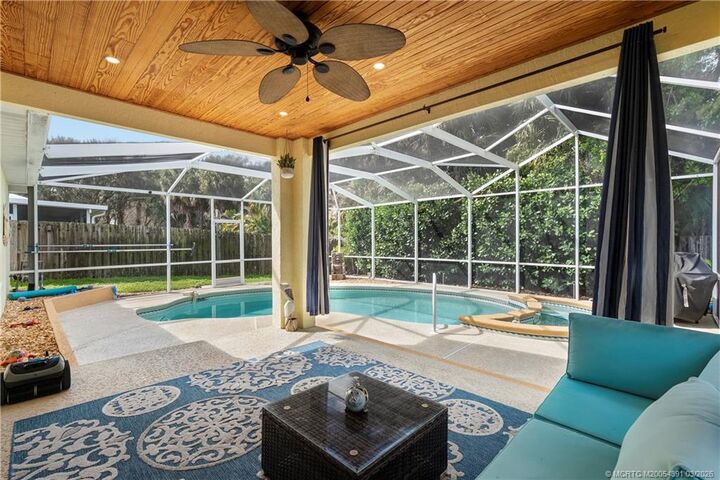 Property Photo:  820 NW Waterlily Place  FL 34957 