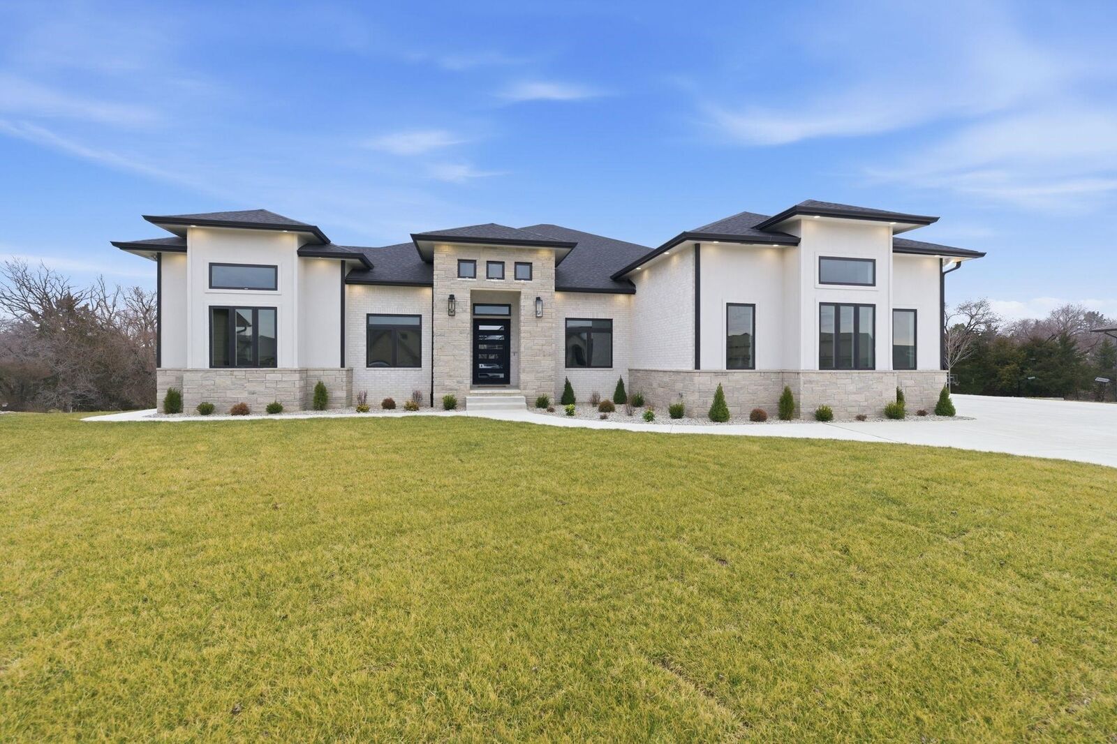 Property Photo: 14125 E Willowgreen Cir KS 67230