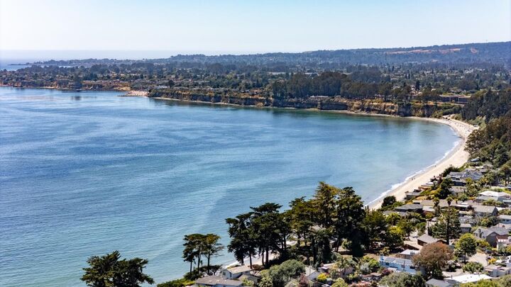 Property Photo: 423 Hillcrest Drive CA 95003