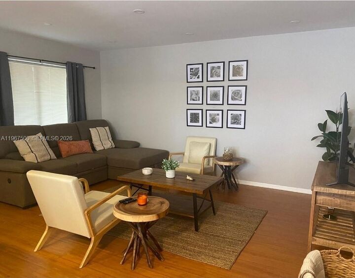 Property Photo: 3050 NE 5th Ter 10 FL 33334