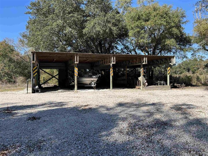 Property Photo: 996 Oak Lane LA 70645