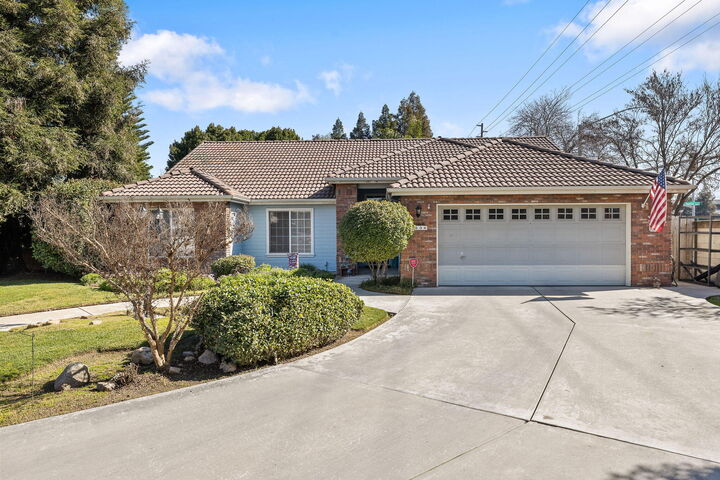 Property Photo:  3536 S Lincoln  CA 93277 