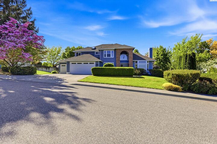 Property Photo:  4202 S Irby Loop  WA 99337 
