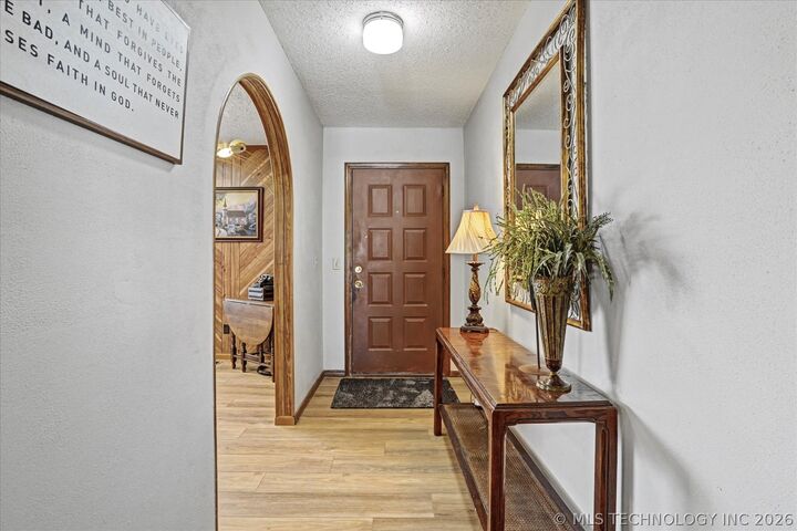Property Photo:  546 N 38th  OK 74127 