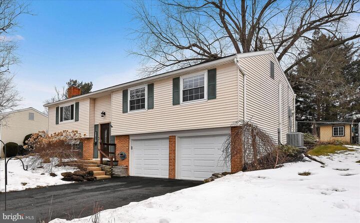 Property Photo:  2619 N Rosegarden Boulevard  PA 17055 