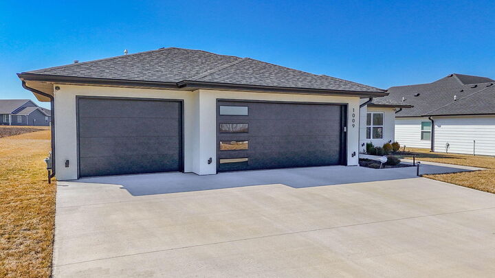 Property Photo:  1009 Spyglass Ct  MO 65201 