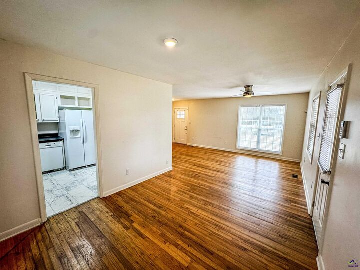 Property Photo:  306 Woodlawn Avenue  GA 31093 