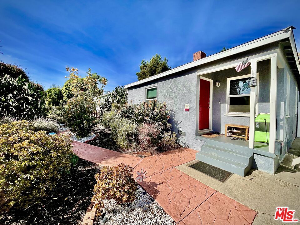 Property Photo:  3017 Urban Ave  CA 90404 
