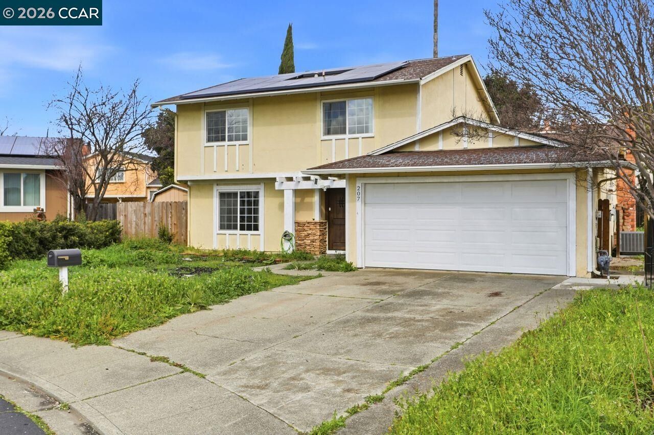 Property Photo:  207 Arlington Way  CA 95687 