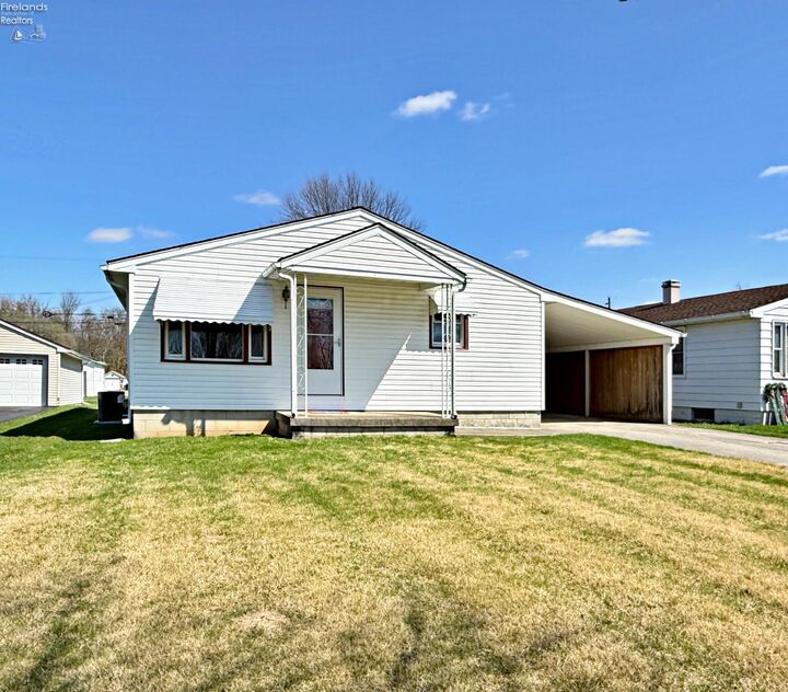 Property Photo: 332 Elm Avenue OH 44883