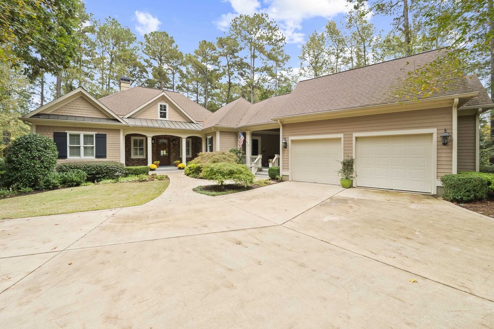 Property Photo:  1050 Curtright Place  GA 30642 
