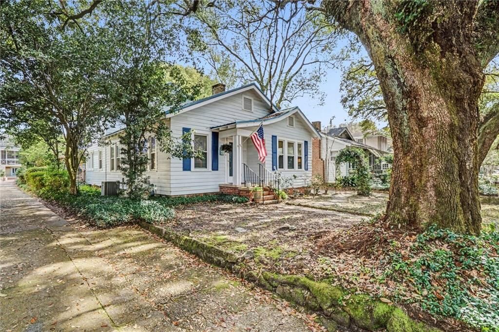 Property Photo: 136 Florence Place AL 36607