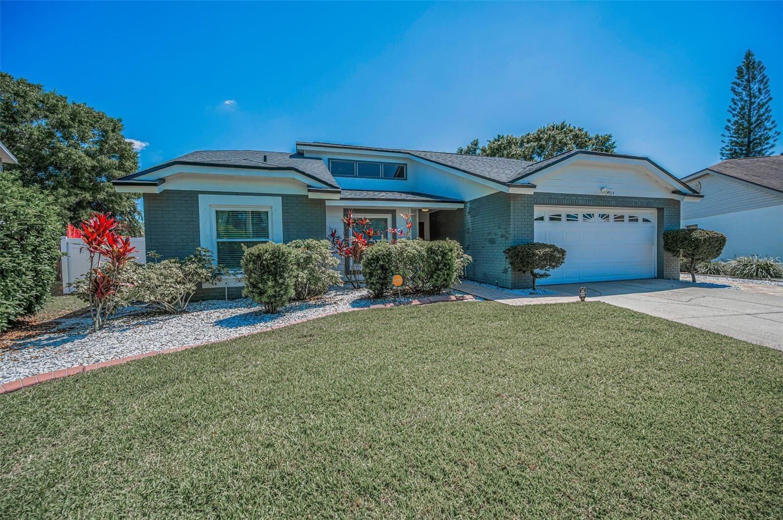 Property Photo:  8904 Beeler Drive  FL 33626 
