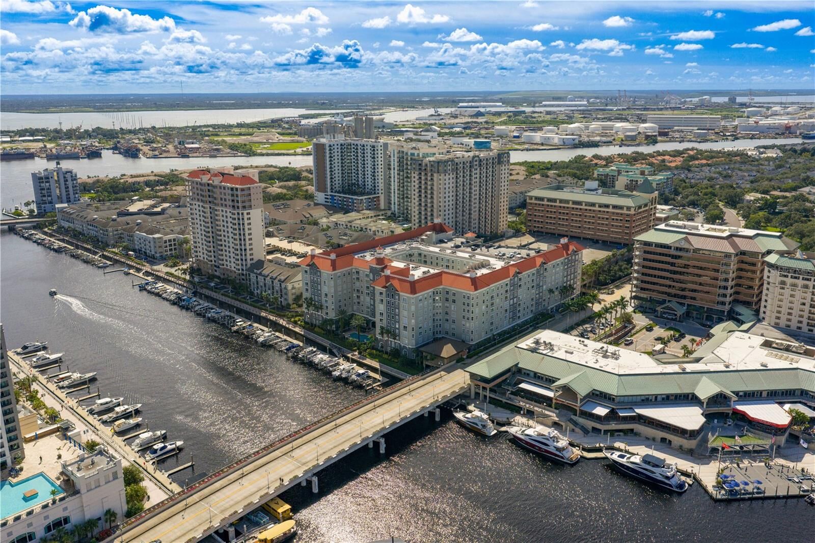 Property Photo:  700 S Harbour Island Boulevard 133  FL 33602 