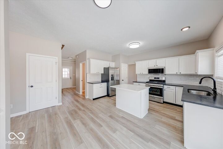 Property Photo: 10744 Putnam Place IN 46032
