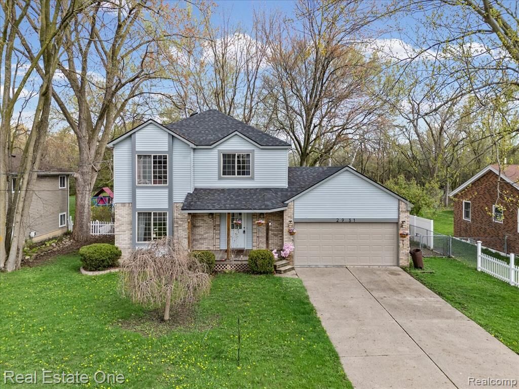 Property Photo:  2931 Wisconsin Road  MI 48083 6129 