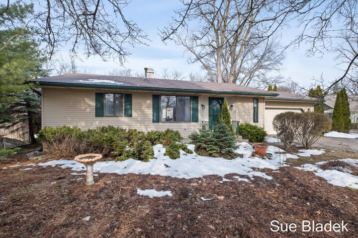 Property Photo:  2645 Cascade Road SE  MI 49506 