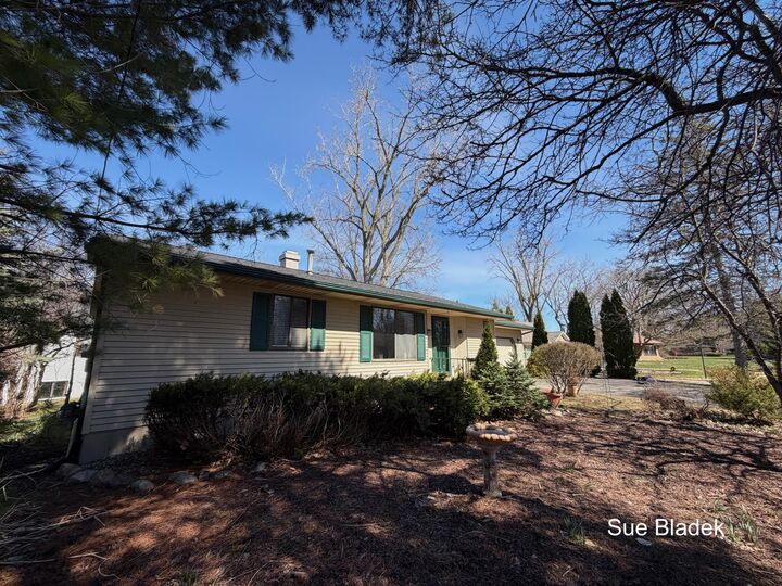 Property Photo:  2645 Cascade Road SE  MI 49506 