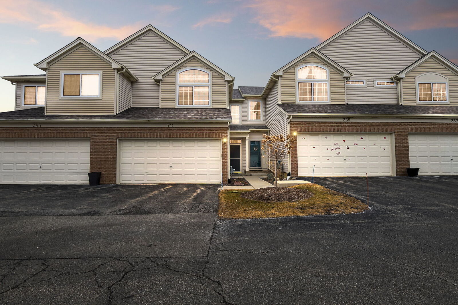 Property Photo:  341 Patriot Drive  IL 60030 