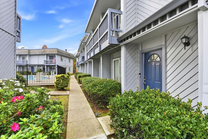 Property Photo: 2515 Merrychase Drive K CA 95682