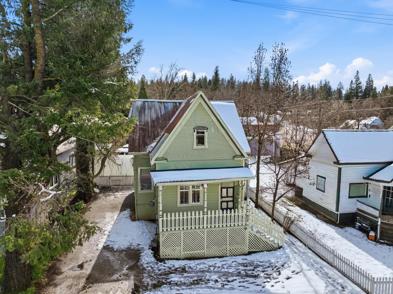 Property Photo:  411 Colfax Avenue  CA 95945 