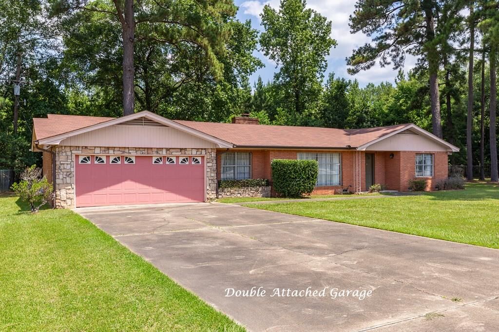 Property Photo:  140 E Gibson Street  TX 75951 