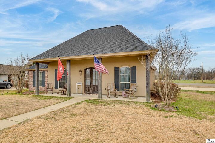 Property Photo: 400 Fleur De Lis Drive LA 71280