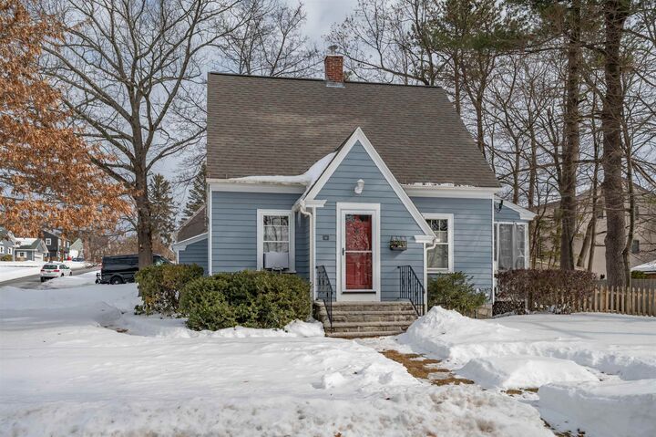 Property Photo:  11 Pine Hill Avenue  NH 03064 