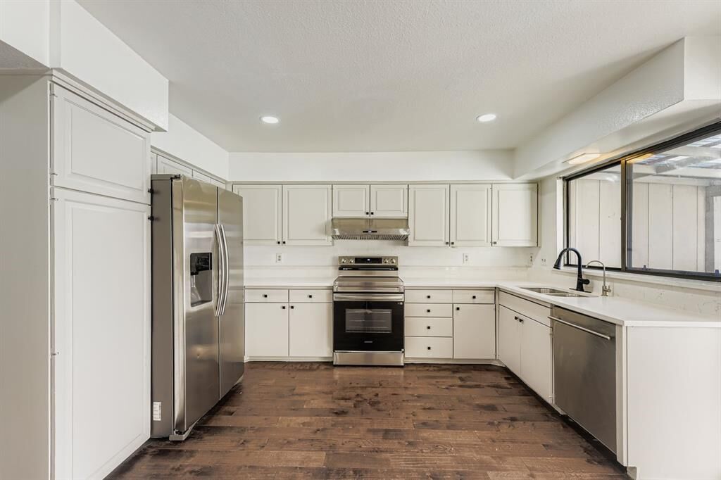 Property Photo: 11907 Leisure Drive TX 75243