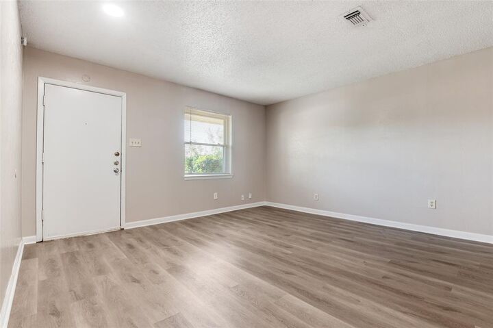 Property Photo:  735 Middale Road  TX 75116 