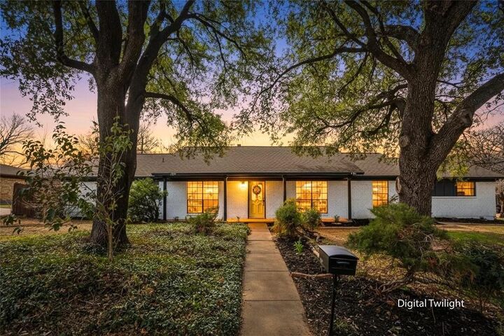 Property Photo:  1708 Park Ridge Terrace  TX 76012 