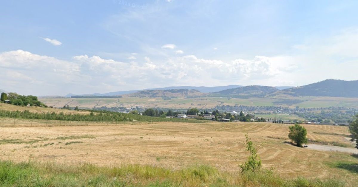 Property Photo: 7001 & 6901 Lakeridge & Amber Drive BC V1H 1P5