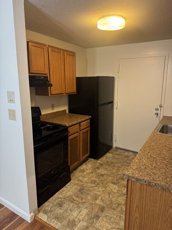 Property Photo:  9 Village Hill 15  MA 01760 