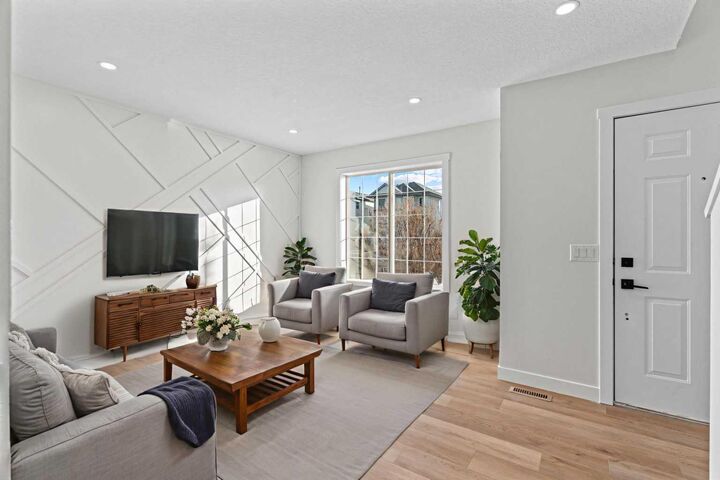 Property Photo:  52 Martin Crossing Rise NE  AB T3J 3P1 