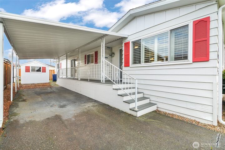 Property Photo:  5900  64th Street NE 30  WA 98270 