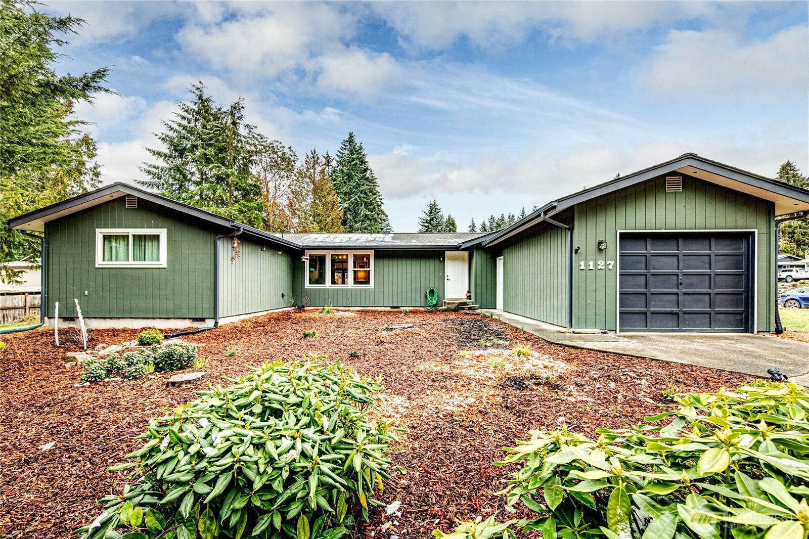 Property Photo:  1127 S N Street  WA 98363 