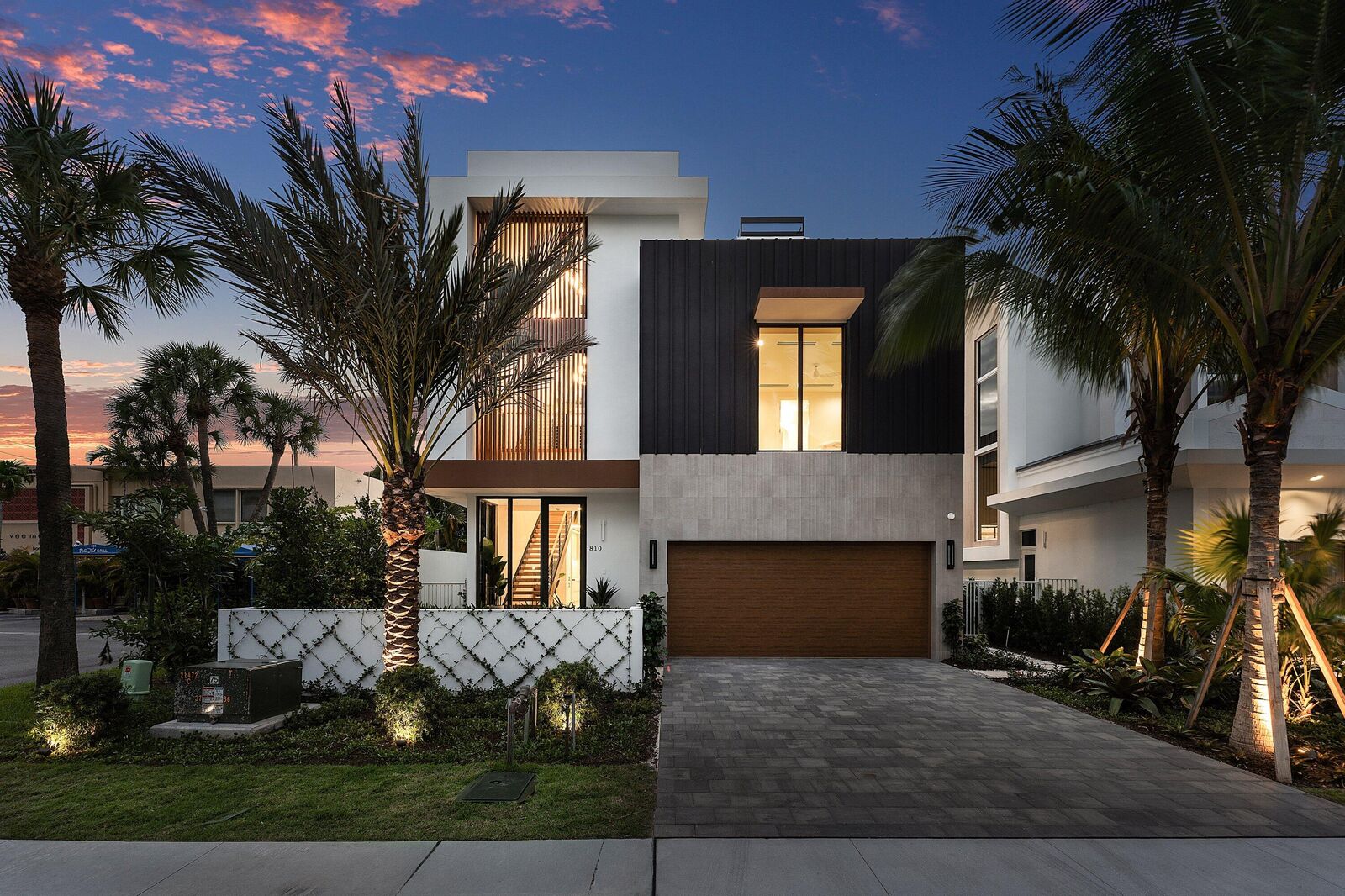 Property Photo:  810 Palm Trail  FL 33483 