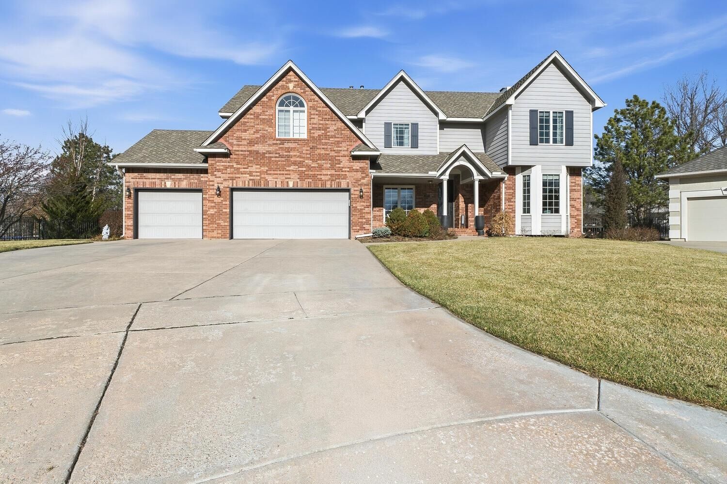 Property Photo:  109 N Chelmsford Ct  KS 67230 