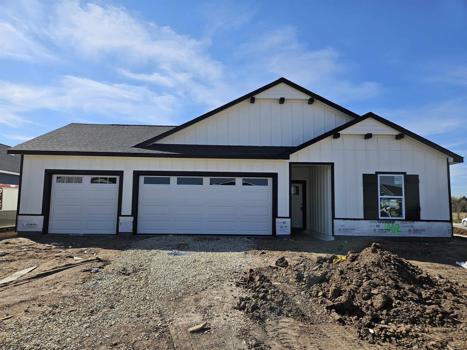 Property Photo: 1002 N Forestview Ct KS 67235