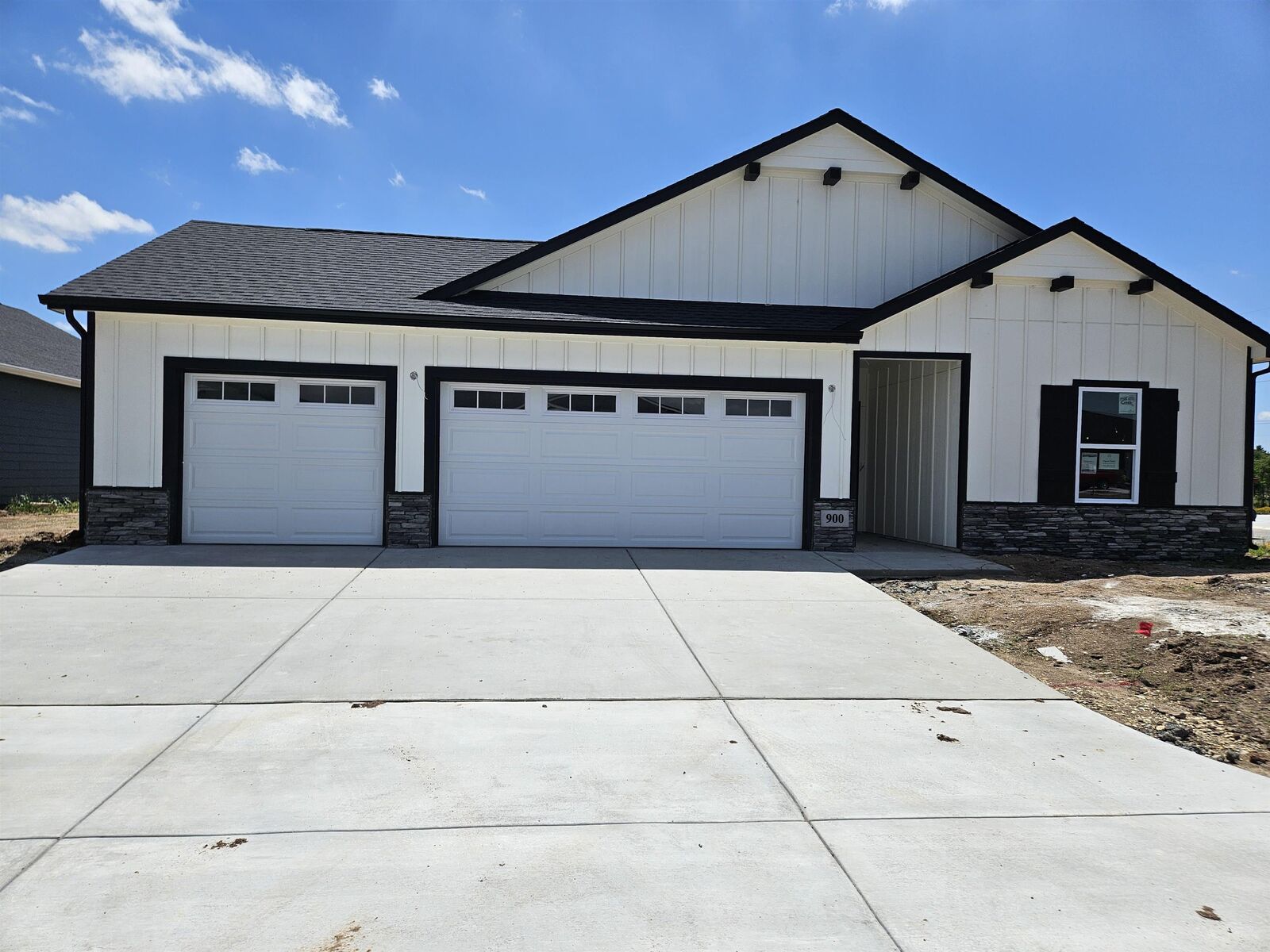 Property Photo: 900 N Forestview Ct KS 67235