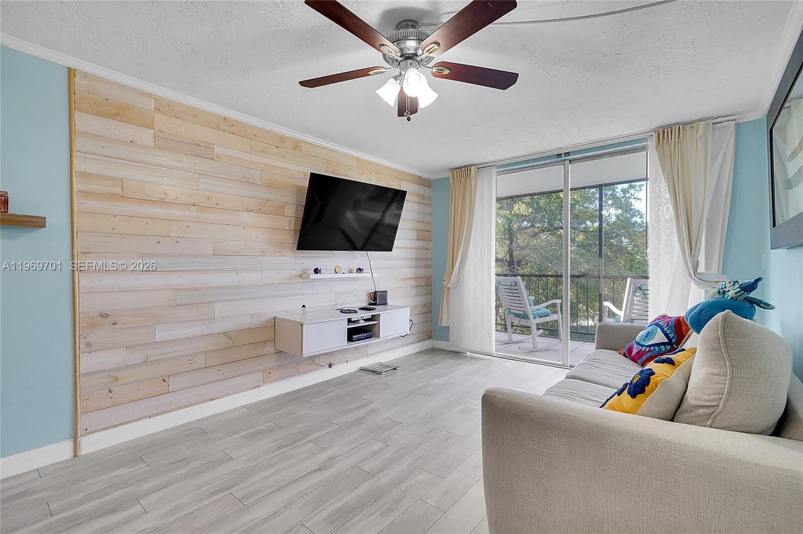 Property Photo:  1681 NW 70th Ave 418  FL 33313 