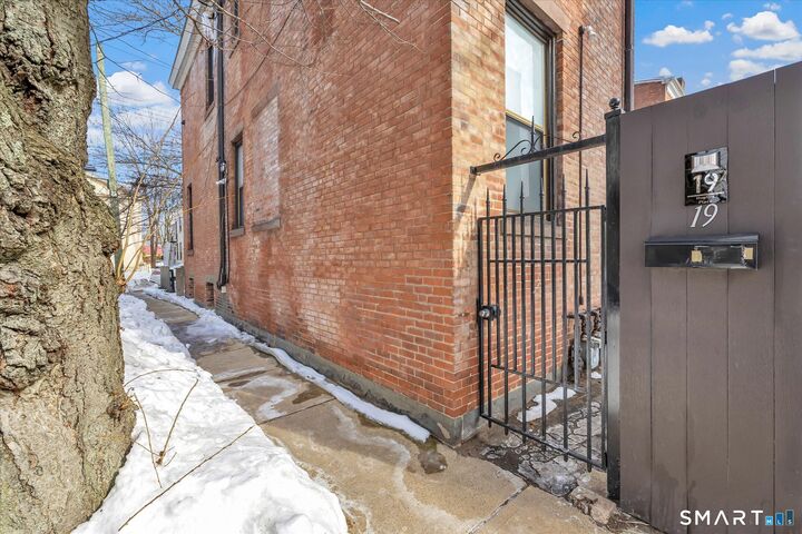 Property Photo: 15 Hughes Place 15 CT 06511