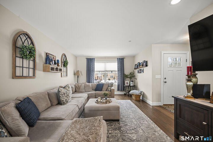 Property Photo:  109 Old Village Circle  CT 06095 