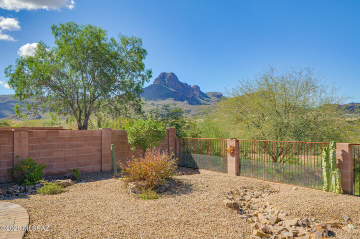 Property Photo: 8523 N Shadow Wash Way AZ 85743